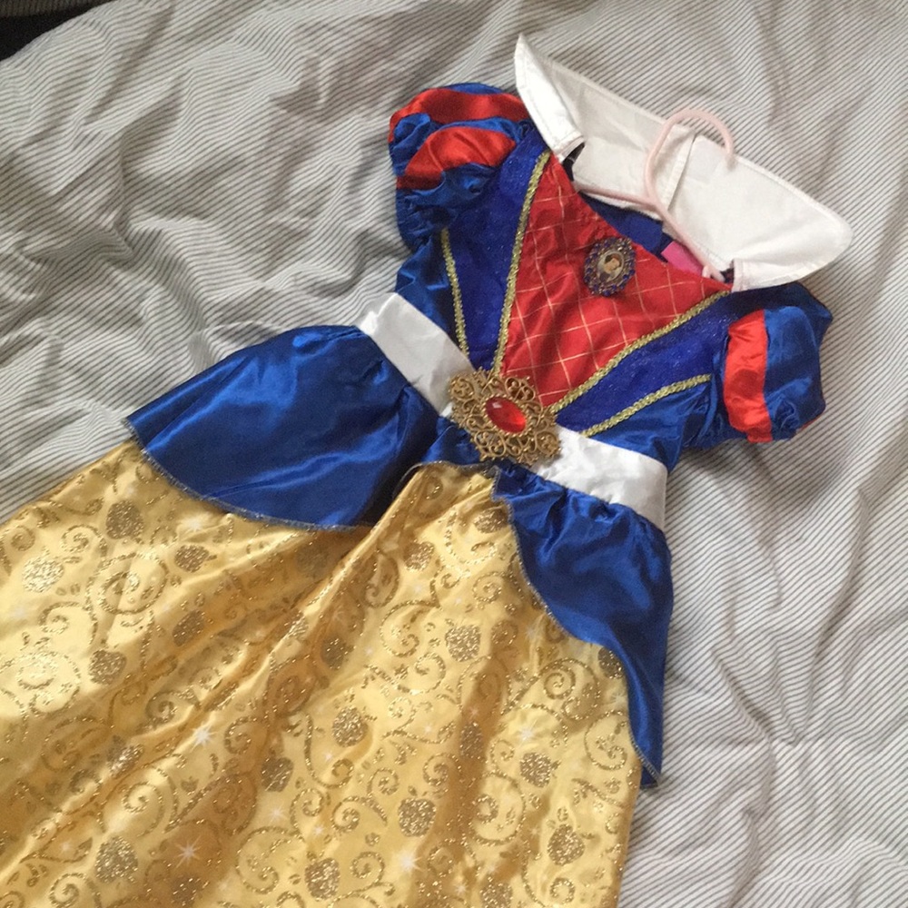 Snow White costume 3 years old SIZE. One time worn